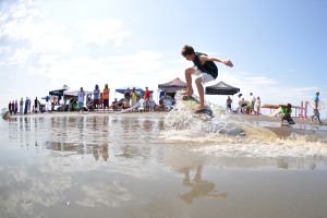 dylan-skimboarding-canadian-open.jpg